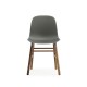 Sedia Form Chair Grigia Gambe in Noce Normann Copenhagen