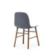 Sedia Form Chair Blu Gambe in Noce Normann Copenhagen