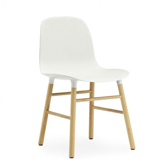 Sedia Form Chair Bianca Gambe in Rovere Normann Copenhagen