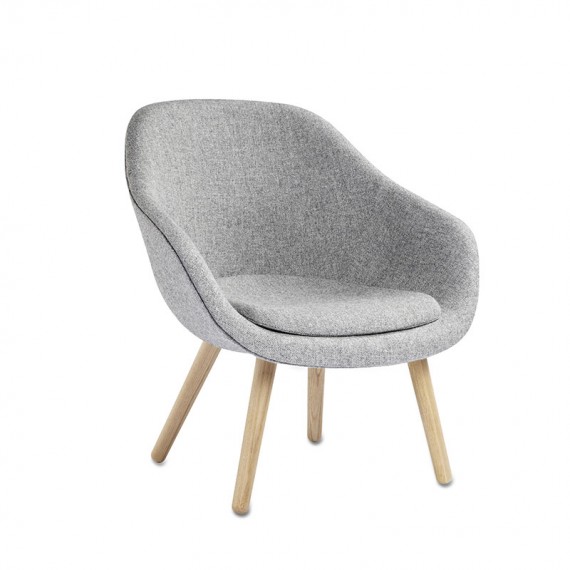 About A Lounge AAL 82 con Cuscino HAY